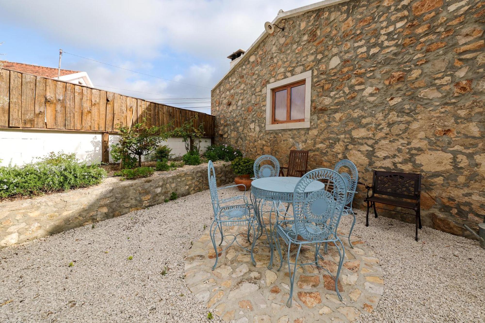 Villa Renovated Wine Press House - With Pool Porto de Mós Habitación foto
