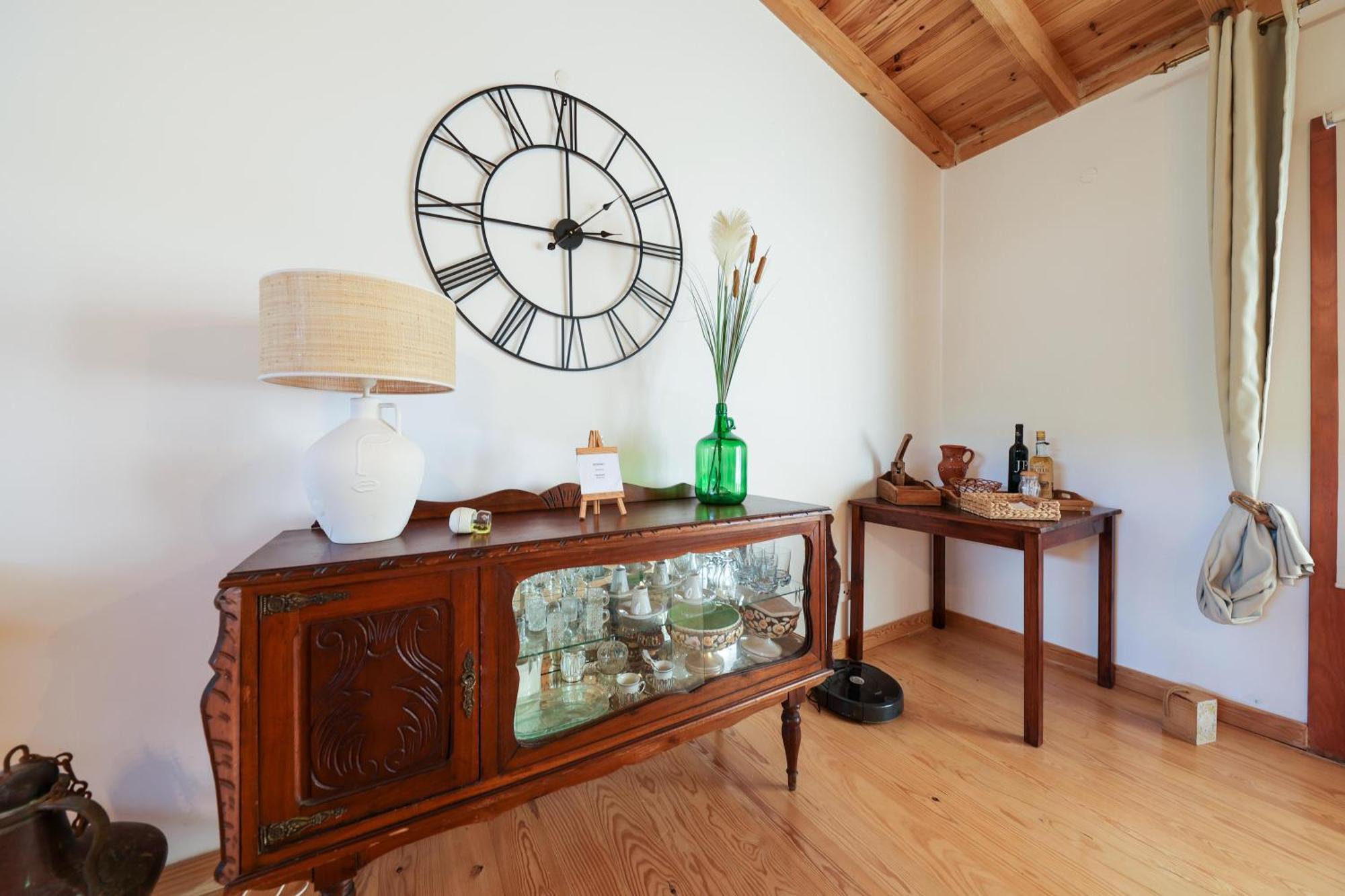 Villa Renovated Wine Press House - With Pool Porto de Mós Habitación foto